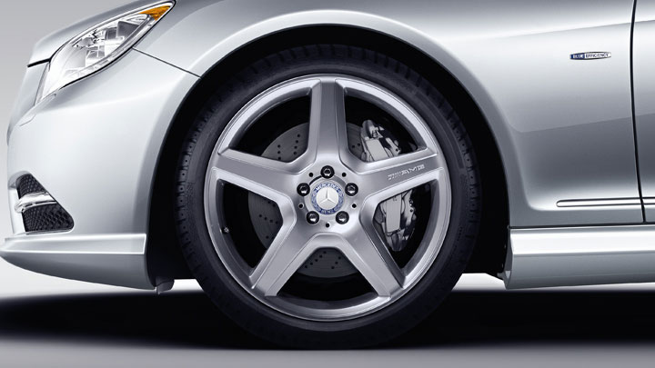20-inch AMG 5-spoke alloy wheels