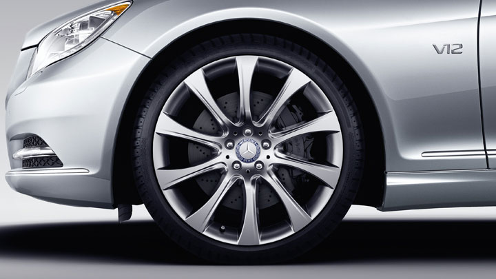 20-inch 10-spoke two-tone alloy wheels