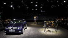 Mercedes Benz 2011 Detroit Auto Show 12 thumb