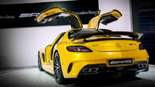 Mercedes Benz 3 MBUSA LA Autoshow SLSBlack JCHP 8 218x123