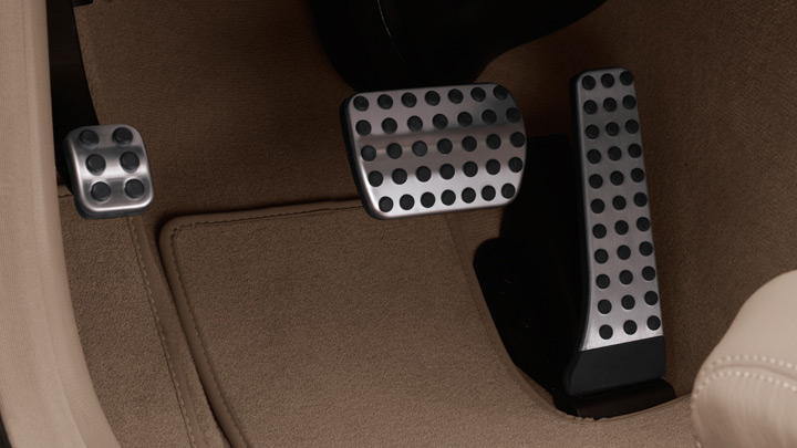 Brushed aluminum pedals