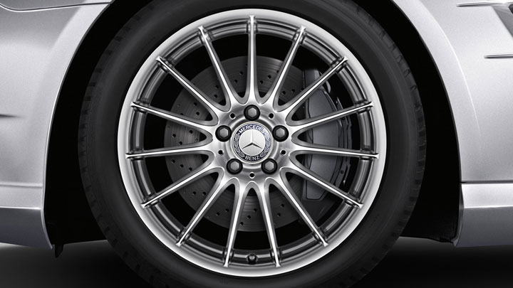 18-inch 15-spoke wheels