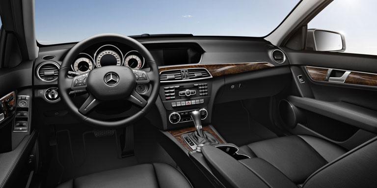 2014-C-CLASS-SEDAN-LUXURY-MBTEX-121-731-01.jpg