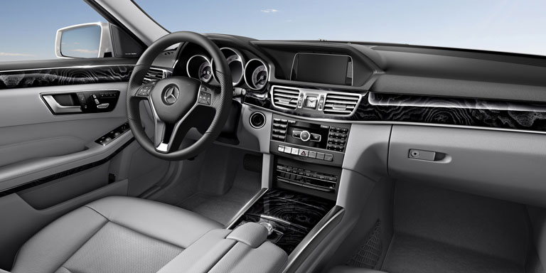 2014-E-CLASS-E250BT-E350-E400H-SEDAN-SPORT-MBTEX-118-736-01.jpg