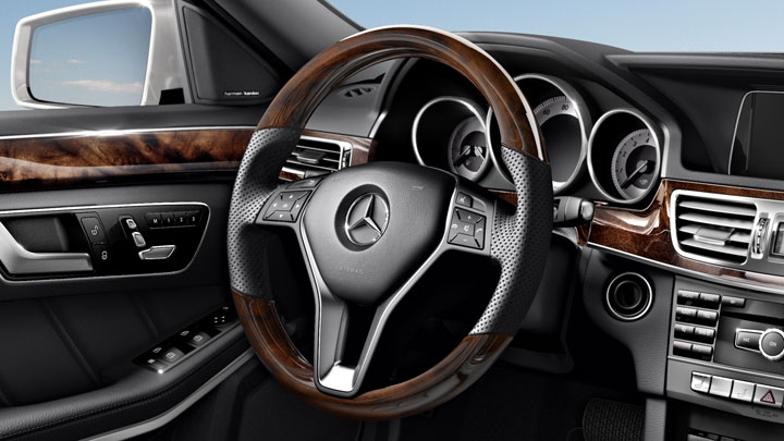 2014-E-CLASS-E400-E550-SEDAN-102-BYO.jpg
