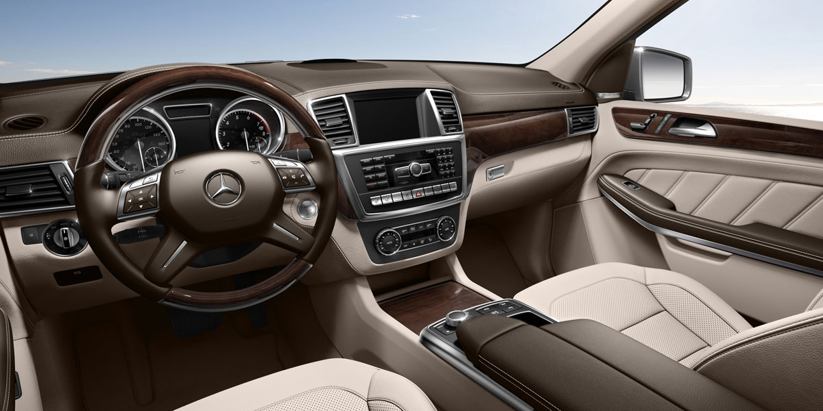 Mercedes Benz 2015 GL CLASS GL550 4MATIC SUV LEATHER 205 BYO D 01