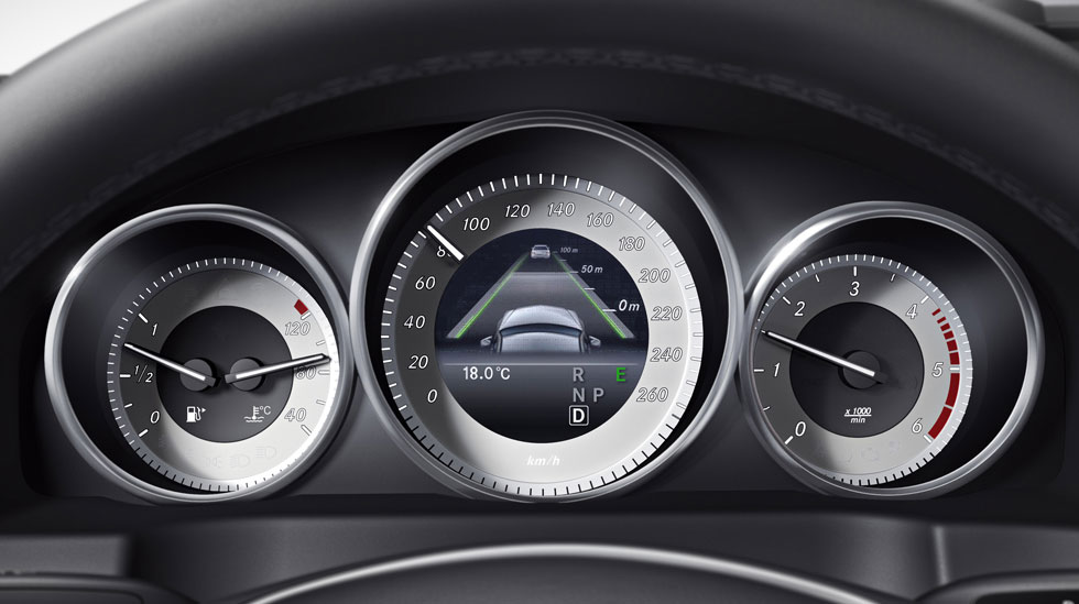 2014-E-Class-Cabriolet-FutureModel-Interior-02.jpg