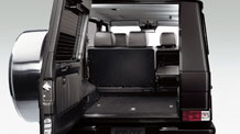 G550 cargo door in Obsidian Black