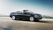 Cabriolet in Lunar Blue with optional AIRSCARF