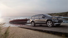 4MATIC in Steel Grey with optional trailer hitch