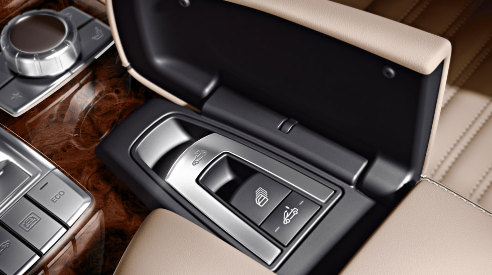 Mercedes Benz 2013 SL Class Roadster Gallery 030 GOI