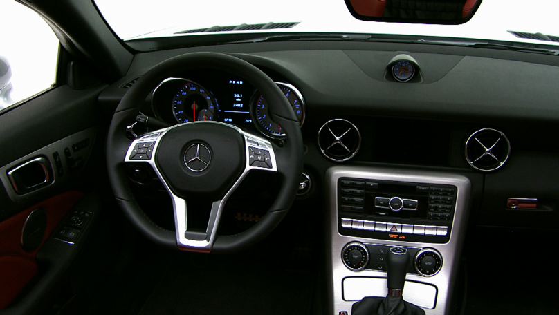 6016_SLK_Walkaround_Interior_FINAL_808x455_FLV.flv