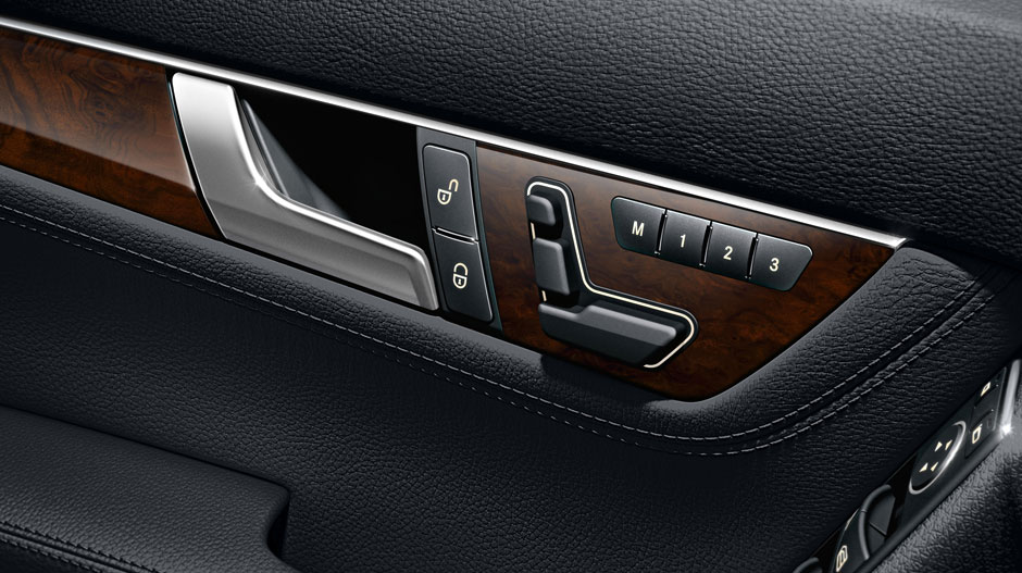 Mercedes Benz 2014 C CLASS SEDAN GALLERY 016 GOI D