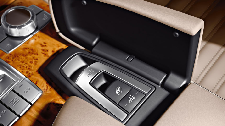 Mercedes Benz 2014 SL CLASS ROADSTER GALLERY 022 GOI D