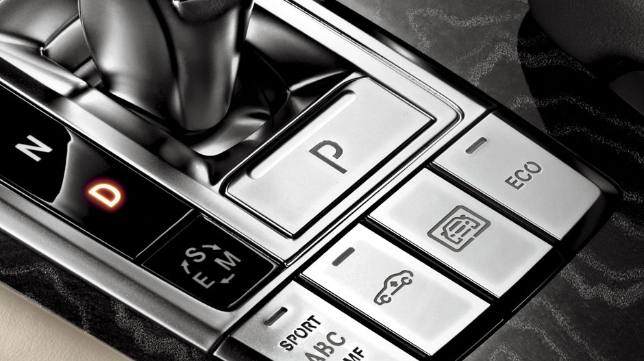Mercedes Benz 2014 SL CLASS ROADSTER GALLERY 024 GOI D