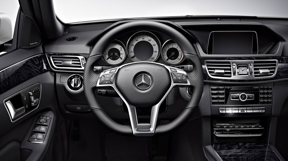 Mercedes Benz 2015 E CLASS SEDAN GALLERY 011 GOI D