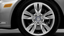 17-inch split 5-spoke wheels