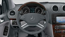 Wood/leather steering wheel