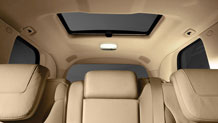 Tinted-glass rear sunroof