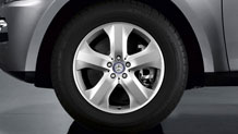 19-inch 5-spoke alloy wheels