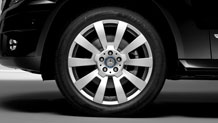 19-inch 10-spoke alloy wheels