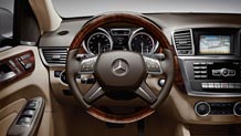 Wood/leather steering wheel