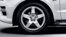 2012-M-Class-ML550-013_MT.jpg