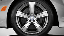 18-inch 5-spoke alloy wheels