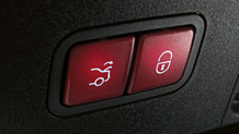 2014-E-CLASS-E250BT-E350-E400-E550-SEDAN-061_MT.jpg