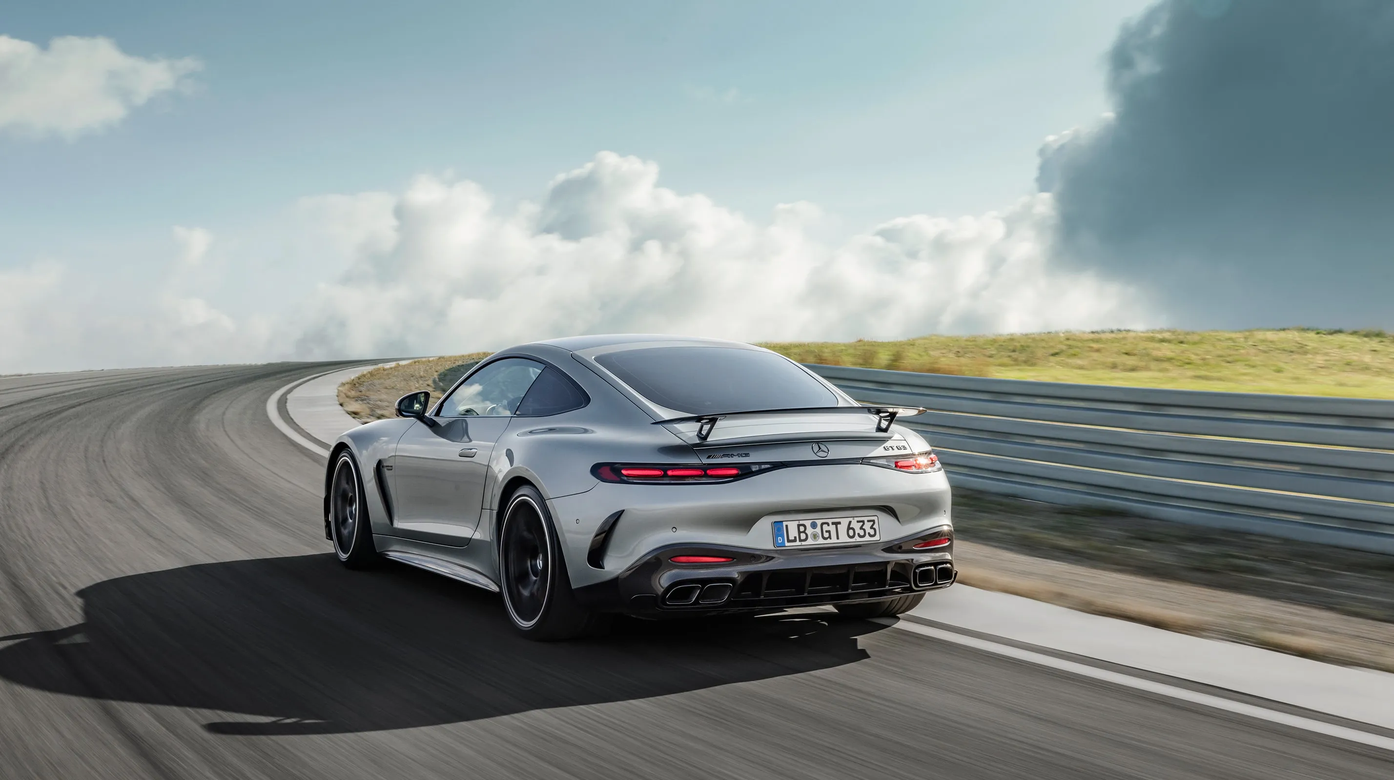 Mercedes-Benz AMG GT Coupe Expected Price ₹ 3 Cr, 2024 Launch Date,  Bookings in India