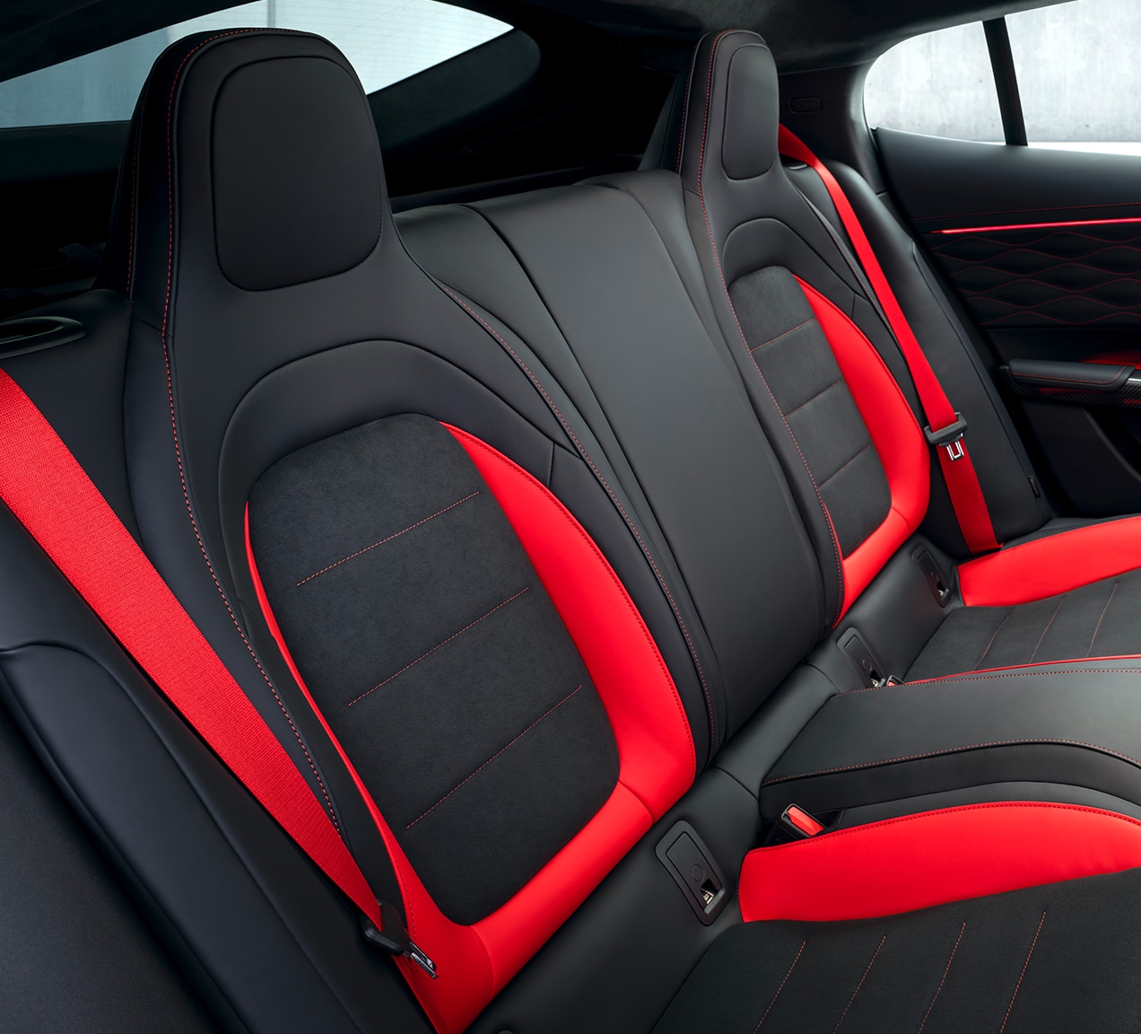 Spacious rear cabin