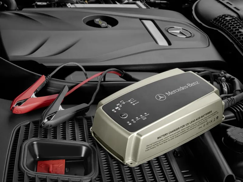 Charger with trickle charge function, 25 A cls450c4