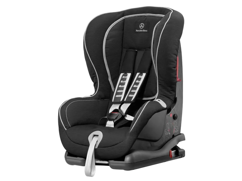 DUO plus child seat with ISOFIX USA 2022 A 220 Sedan Mercedes Benz USA
