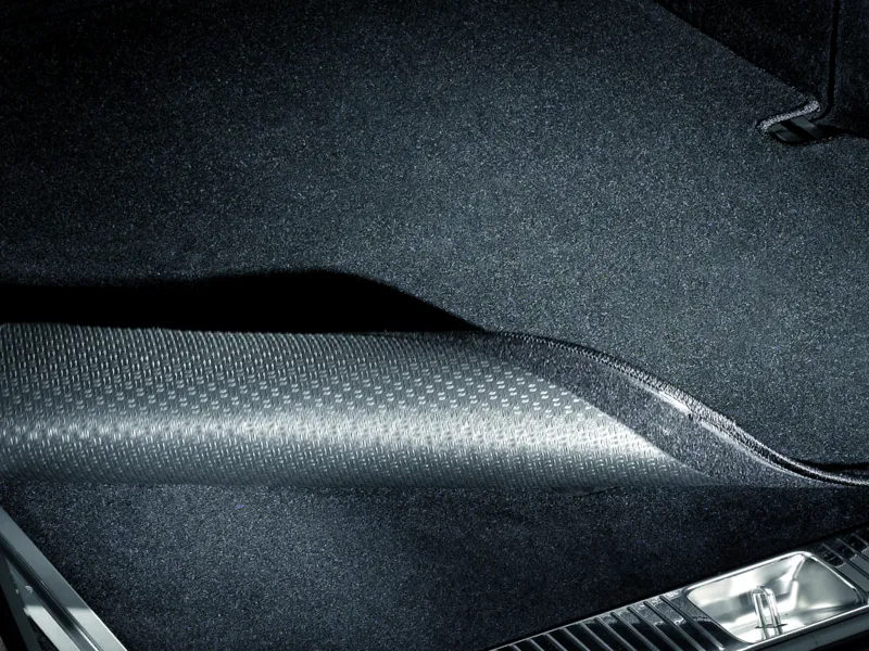 Reversible mat, precision fit, with Velcro strip for load sill guard gle450w4