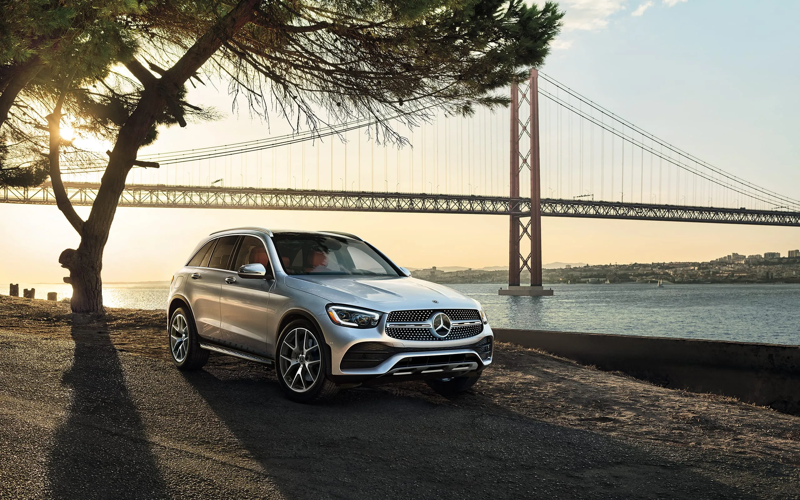 The Mid Size Glc Suv Mercedes Benz Usa