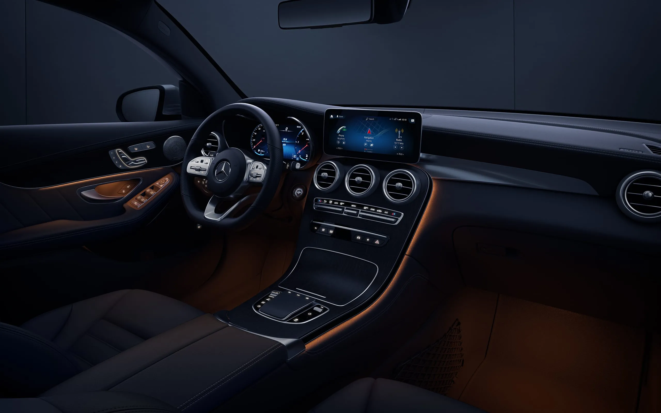 The Mid Size Glc Suv Mercedes Benz Usa