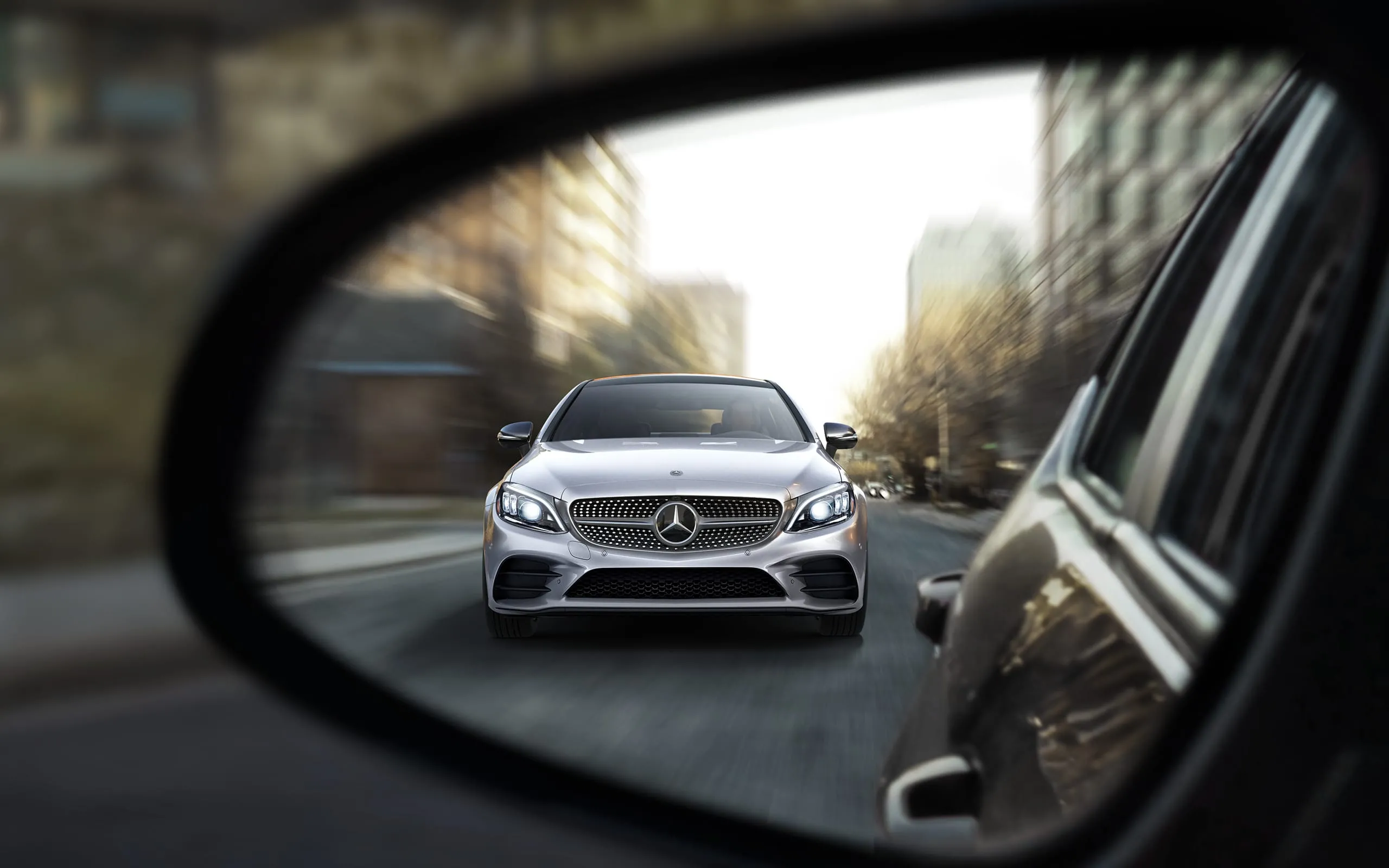 Mercedes Benz CLA за рулем