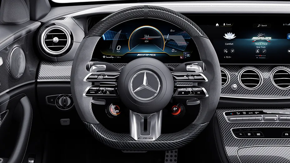 AMG Performance steering wheel in microfiber/carbon fiber design