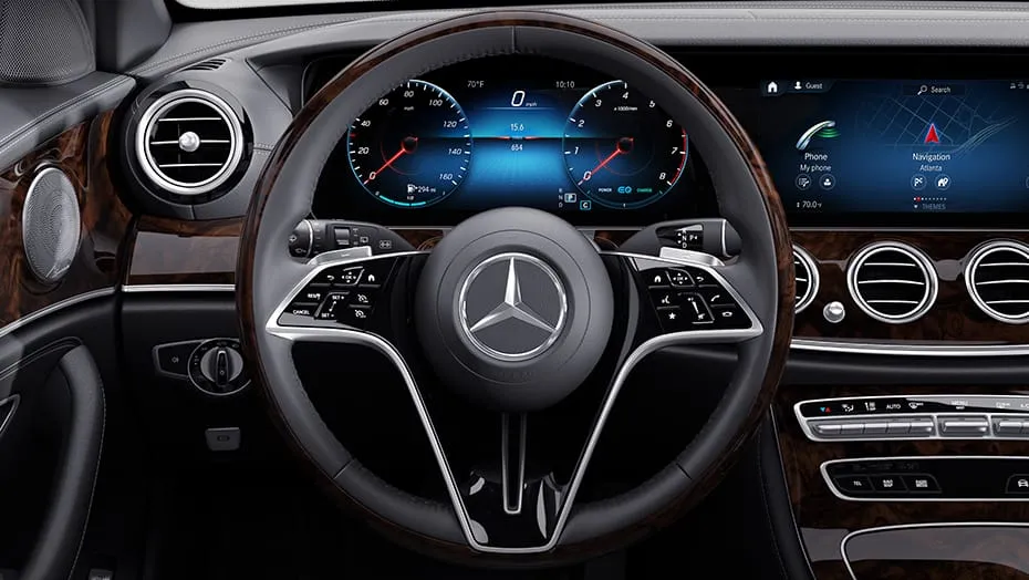 Steering wheel in wood/leather