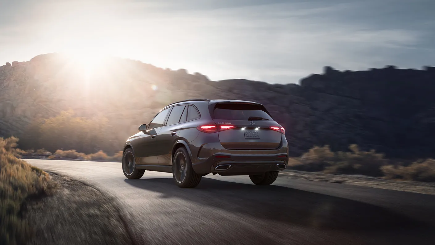 Mercedes-Benz financing offers benefits that you cannot obtain through normal bank financing