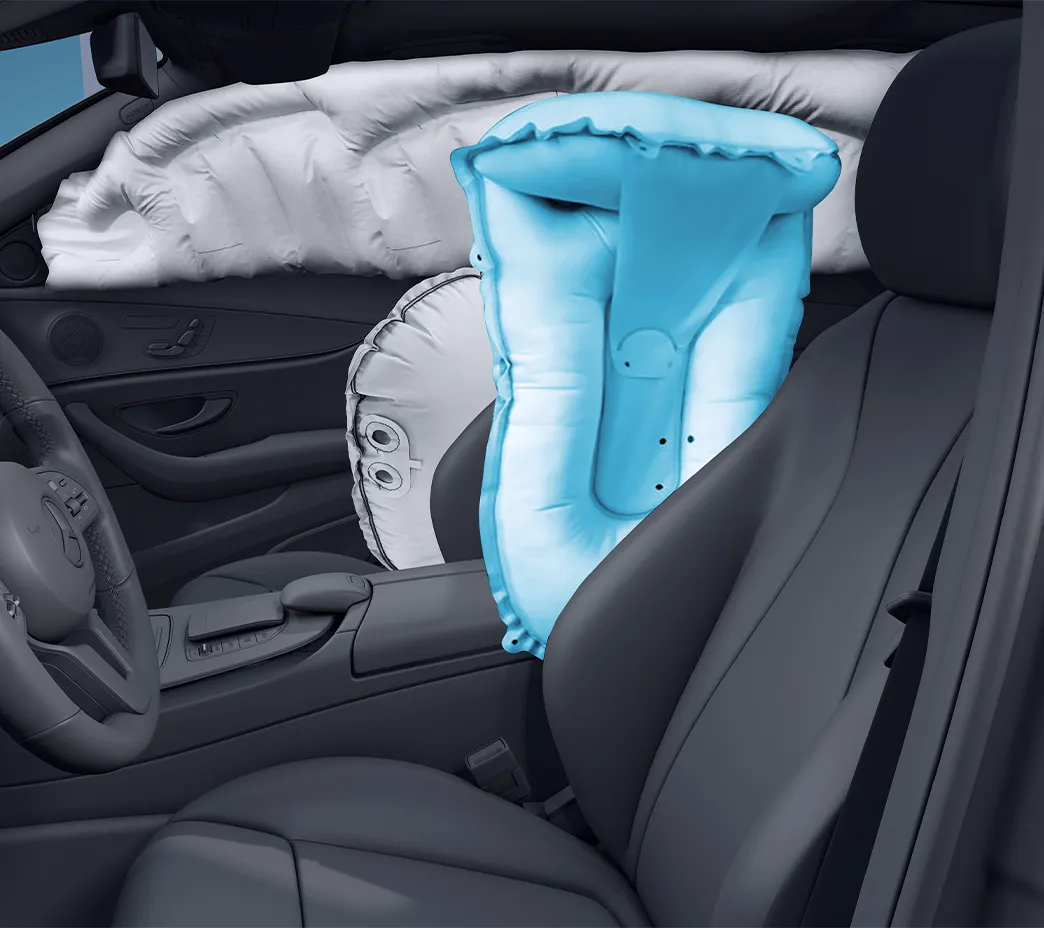 The advanced restraint systems in the CLE include an innovative air bag between the driver and front passenger.