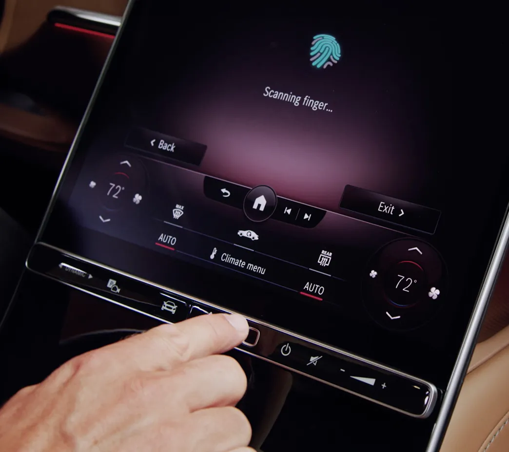 You can save hundreds of vehicle settings and preferences in your profile in the Mercedes-Benz app. A fingerprint scanner in the console lets you call it up in your CLE, or in other models.
